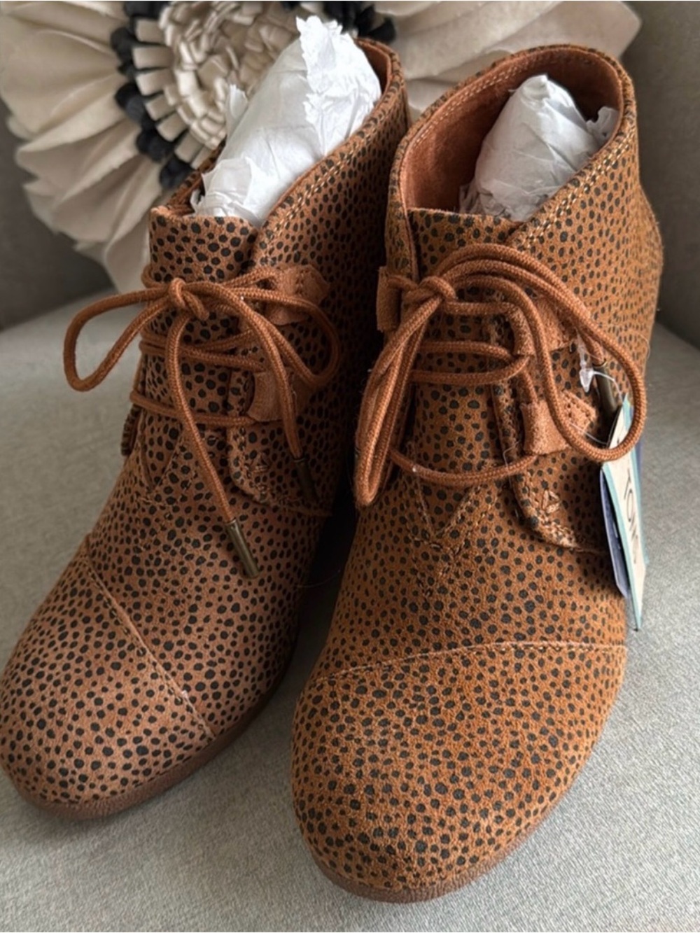 Toms Cheetah Tan Speckled Lace-Up Chukka Boots Size 7